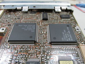 拆解20多年前產(chǎn)自美國的Compaq筆記本電腦 回顧科技?xì)v史的見證