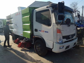 福田小型精華掃路車 新會(huì)環(huán)衛(wèi)車的高效解決方案